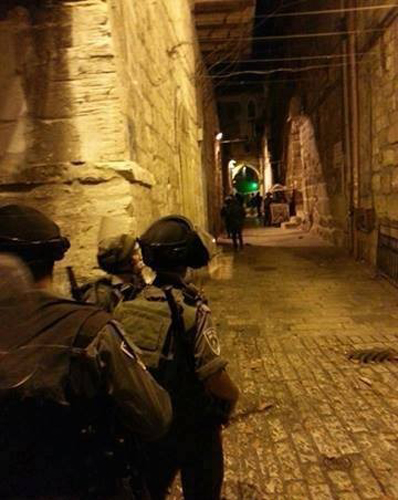 مجندات يقتحمن الأقصى ومواجهات حتى الفجر بالقدس