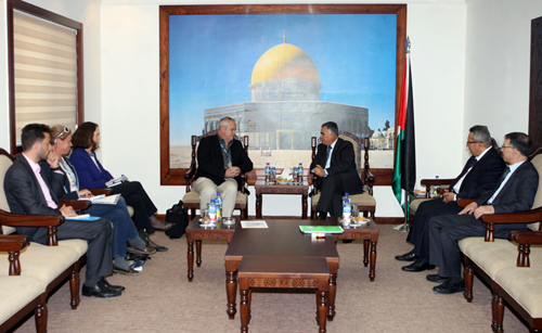 الأعرج يبحث مع