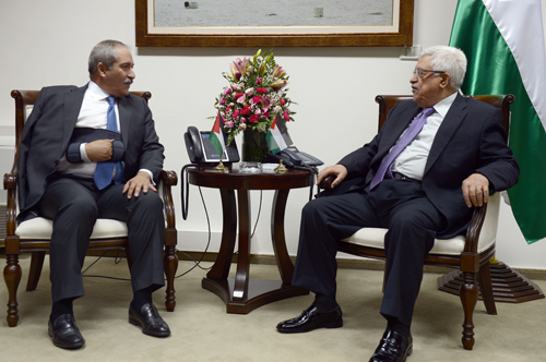 الرئيس محمود عباس يستقبل وزير الخارجية الأردني ناصر جودة