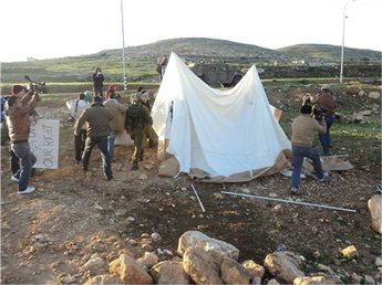 الاحتلال يهدم قرية كنعان للمرة الثالثة