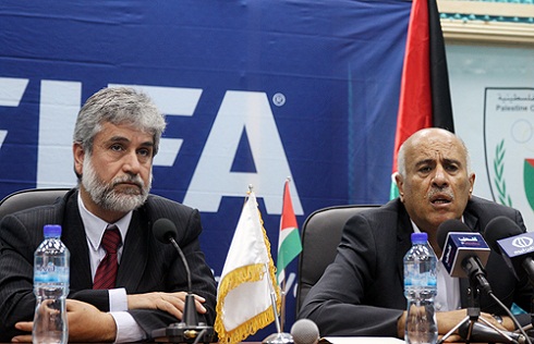 الرجوب: بلاتر مفوض بمعالجة معاناة الرياضة الفلسطينية جراء الاحتلال