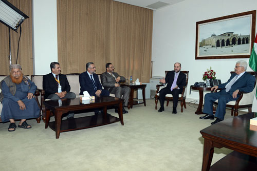 الرئيس يستقبل المشاركين بمسابقة الأقصى الدولية لحفظ القرآن الكريم