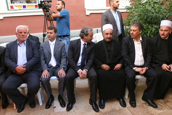 وفد فلسطيني رفيع المستوى يقدم التعازي بوالدة النائب جنبلاط