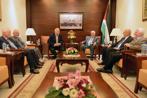 الرئيس يستقبل وفدا من مجلس أمناء جامعة بيرزيت
