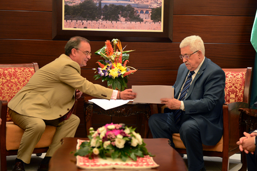 الرئيس يستقبل القنصل الإسباني العام خوان اسكوبار