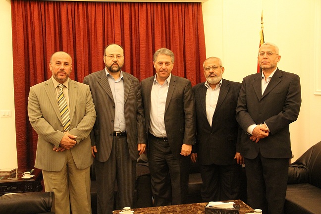 السفير يستقبل وفد حركة حماس