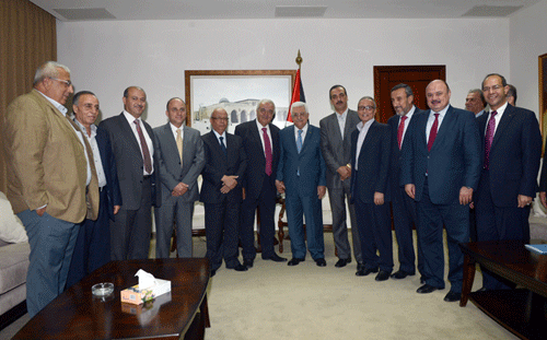 الرئيس يستقبل وفدا من رجال الأعمال الغزيين