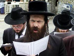 مستوطنون وحاخامات تقتحم الأقصى وسط توتر شديد