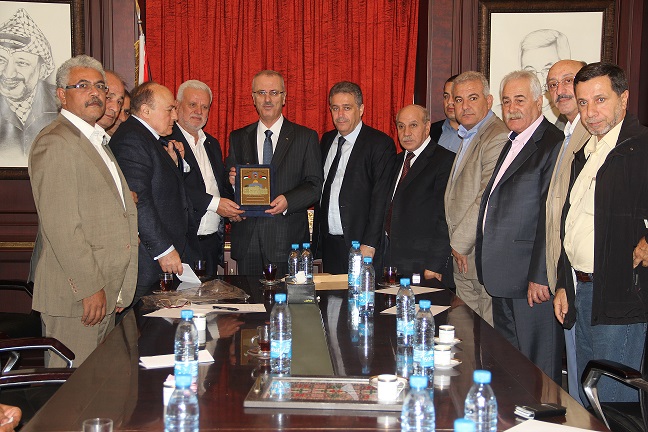 حمدلله يلتقي فصائل منظمة التحرير الفلسطينية