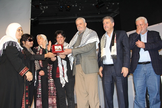 عرض فيلم وثائقي "أن تكون لاجئاً" على مسرح مونو الاشرفية