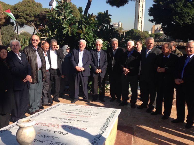 عزام ومحيسن ودبور يزوروا مقبرة الشهداء