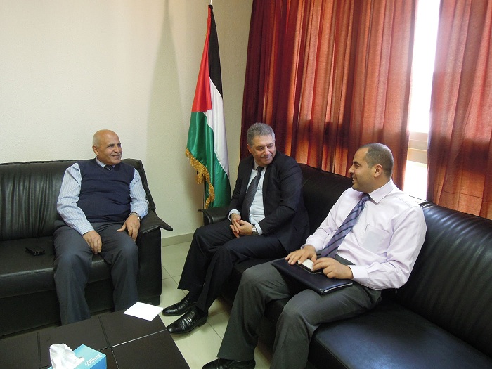 السفير الفلسطيني في لبنان يلتقي وفداً من "شاهد"