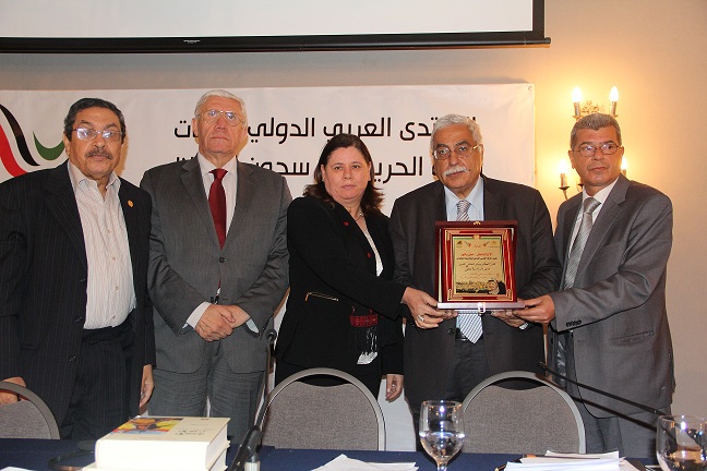 افتتاح المنتدى العربي الدولي لدعم الاسرى وكلمات دعت الى رسم إستراتيجية عربية ودولية لتحريرهم