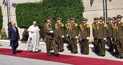 الرئيس يستقبل الحبر الأعظم في بيت لحم