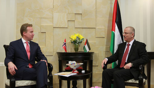 الحمد الله يطلع وزير خارجية النرويج على تطورات المصالحة وعملية السلام