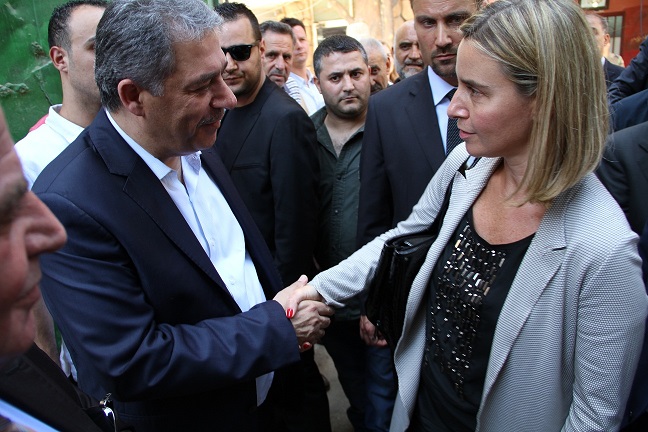 وزيرة خارجية ايطاليا تزور مخيم برج البراجنة