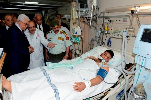 الرئيس يتفقد جرحى العدوان الاسرائيلي على قطاع غزة