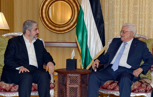 الرئيس يبحث مع مشعل سبل وقف العدوان على غزة