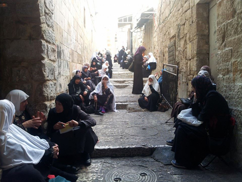 توتر في الأقصى ومحيطه وسط اقتحامات متجددة للمستوطنين ومنع متواصل للنساء