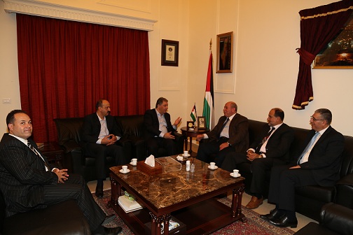 دبور يستقبل مدراء المناطق في وكالة الانروا