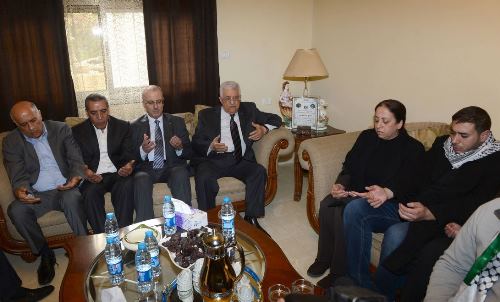 الرئيس يقدم واجب العزاء باستشهاد الوزير أبو عين