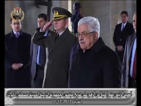 الرئيس يضع إكليل زهور على ضريح أتاتورك