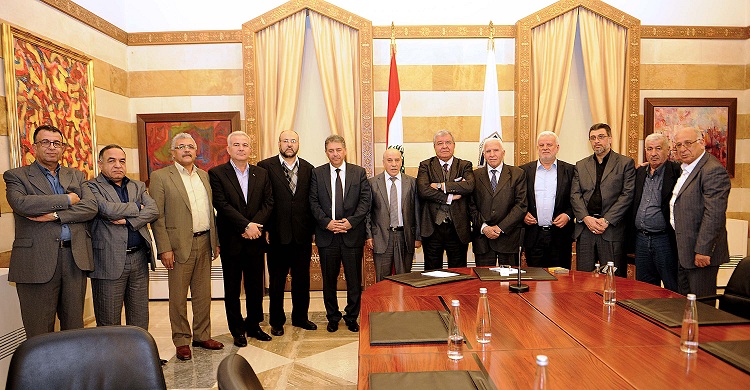 الاحمد يلتقي وزير الداخلية المشنوق