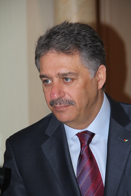 البدء بالعمل على انشاء مستشفى جديد  لجمعية الهلال الاحمر الفلسطيني في مخيم برج البراجنة