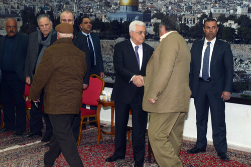 الرئيس يتقبل واجب العزاء بالراحلين عفانة ومطر في مقر الرئاسة