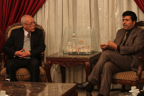 عبد الرحيم يقدم واجب العزاء للسفير التونسي بضحايا الهجوم على متحف