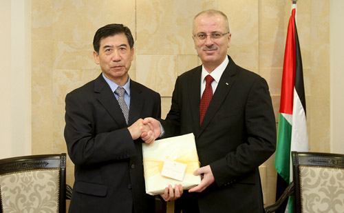 الحمد الله يستقبل السفير الصيني لمناسبة انتهاء مهامه الرسمية