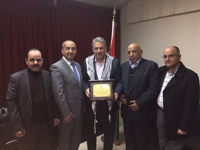 مجلس إدارة غرفة تجارة وصناعة نابلس يكرمون السفير دبور