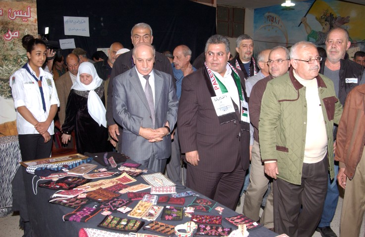 معرض التراث الفلسطيني  وغرس شجرة زيتون في مخيم برج البراجنة