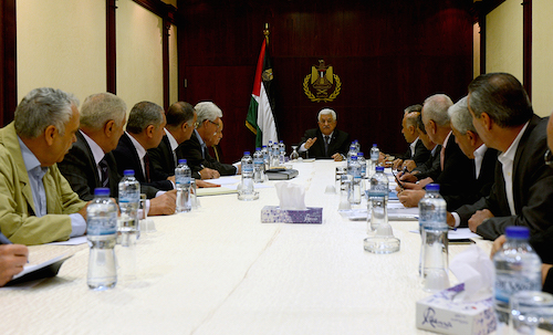 الرئيس في مركزية فتح: تحية للشهداء والأسرى ودعم كامل لأهلنا في 