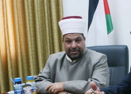 ادعيس يرحب بتبني 