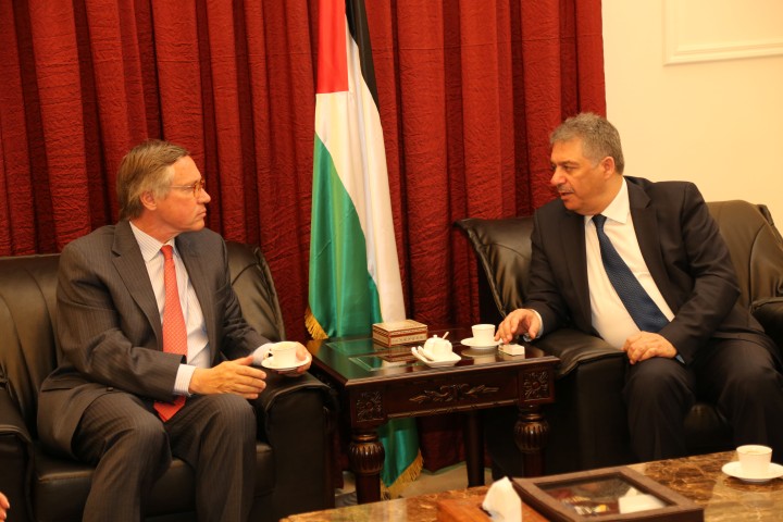 دبور يستقبل سفير سويسرا في لبنان باراس