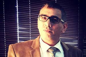 كيف غدت السلطة أقوى من أي نظام عربي ؟