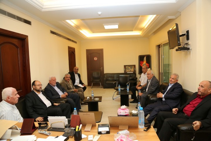 عزام الاحمد يعقد لقاءات فلسطينية فلسطينية
