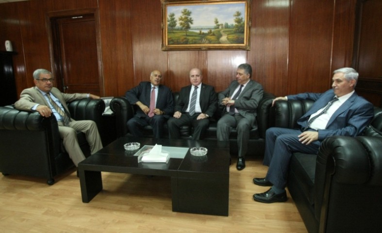 حناوي التقى وفدا رياضيا فلسطينيا ونادي السلام الرميلة