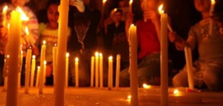 إضاءة شموع على أرواح شهداء فلسطين في العاصمة الاسترالية