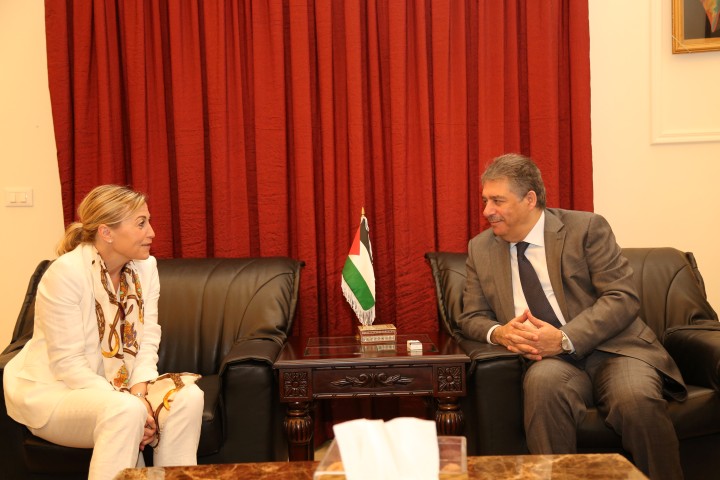 دبور يستقبل سفيرة النرويج لاند