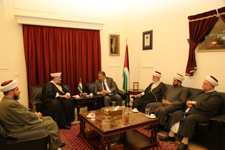 دبور يستقبل وفد المجلس الاعلى لعلماء فلسطين