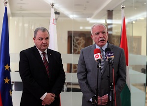 المالكي وفروجيه يتفقان على ضرورة أن تلعب أوروبا دورا فاعلا في حل الصراع