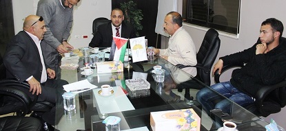 شراء منزل لأسرة الشهيد مهند الحلبي