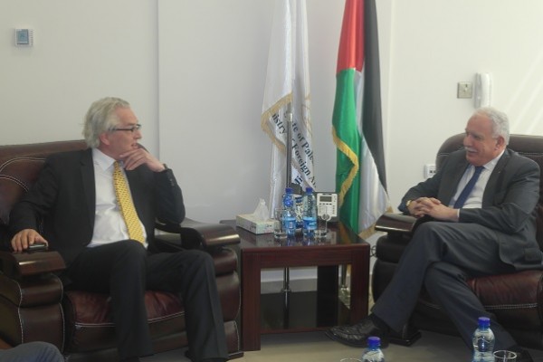 المالكي يطلع المبعوث النرويجي على آخر التطورات السياسية