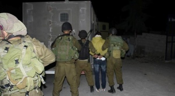 الاحتلال يعتقل عشرة مواطنين من الضفة