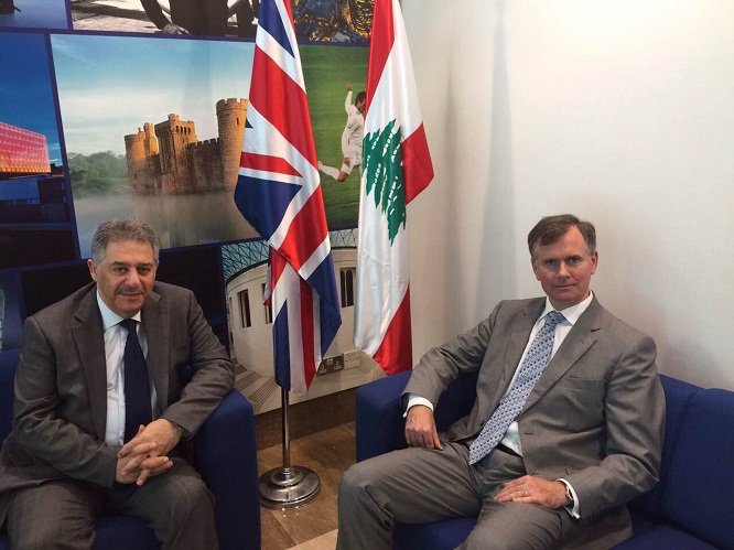السفير دبور يلتقي سفير المملكة المتحدة في لبنان