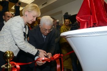 الرئيس يفتتح مقر بعثة فلسطين لدى الاتحاد الأوروبي