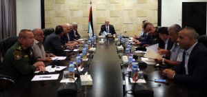الحمد الله يبحث مع قادة المؤسسة الأمنية آخر التطورات الميدانية