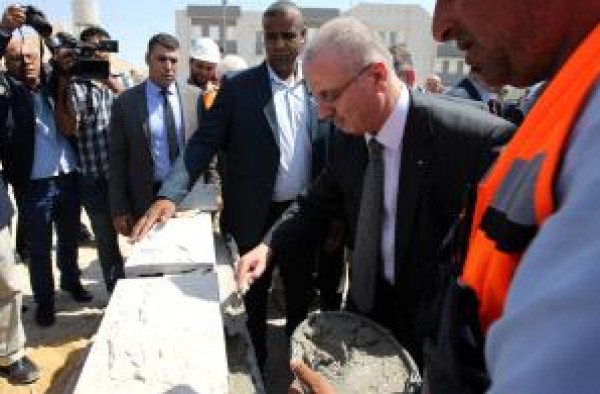 الحمد الله يجدد تأكيده على موقف القيادة والحكومة من الانقلاب في تركيا..ندعم صمود شعبنا من خلال مؤسسة